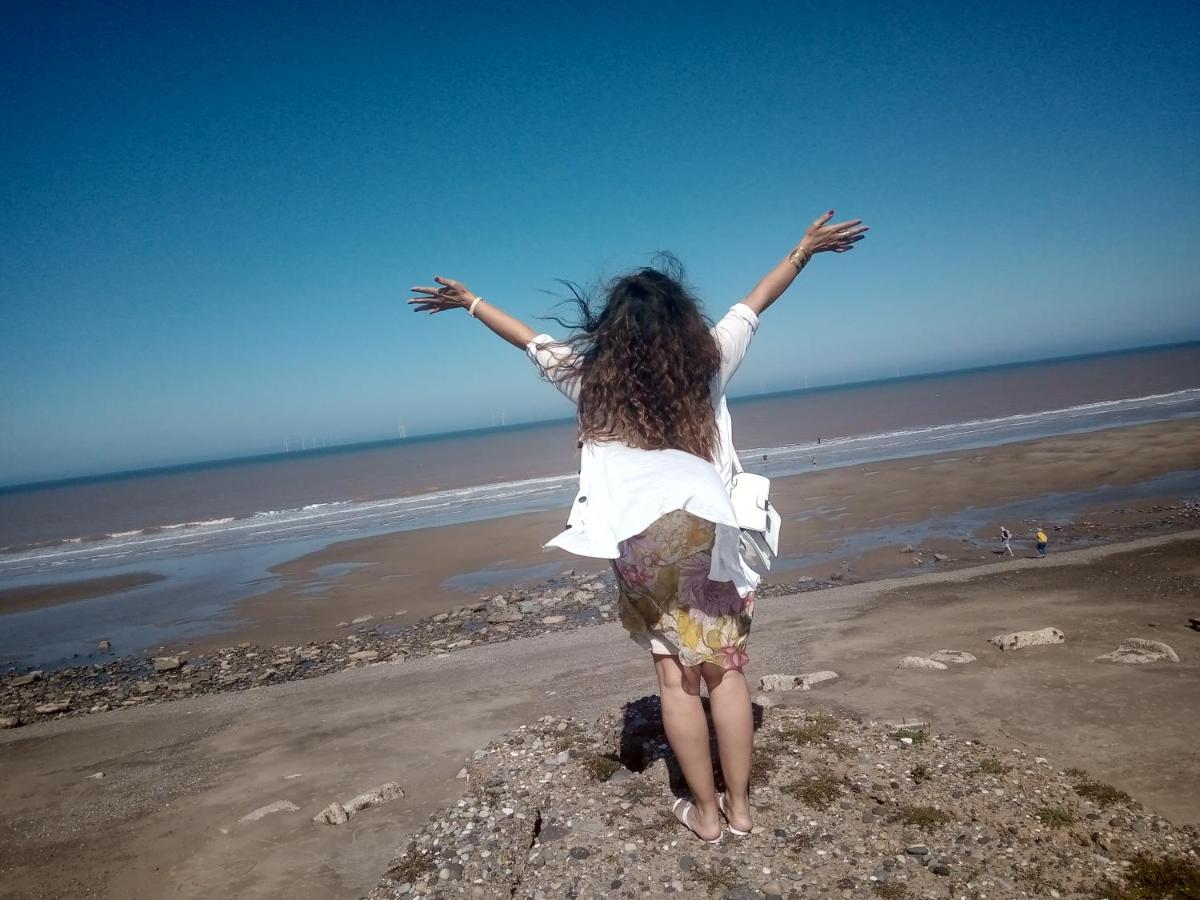 Yoshi'S Happy Holiday Stay-Cation Kingston upon Hull Exteriör bild