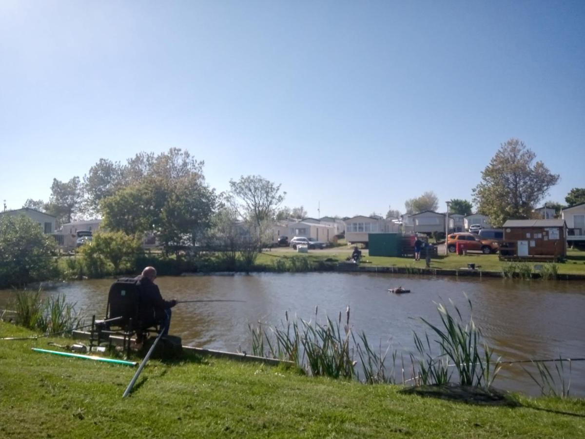 Yoshi'S Happy Holiday Stay-Cation Kingston upon Hull Exteriör bild