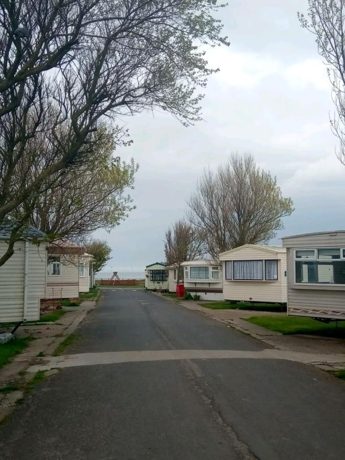 Yoshi'S Happy Holiday Stay-Cation Kingston upon Hull Exteriör bild