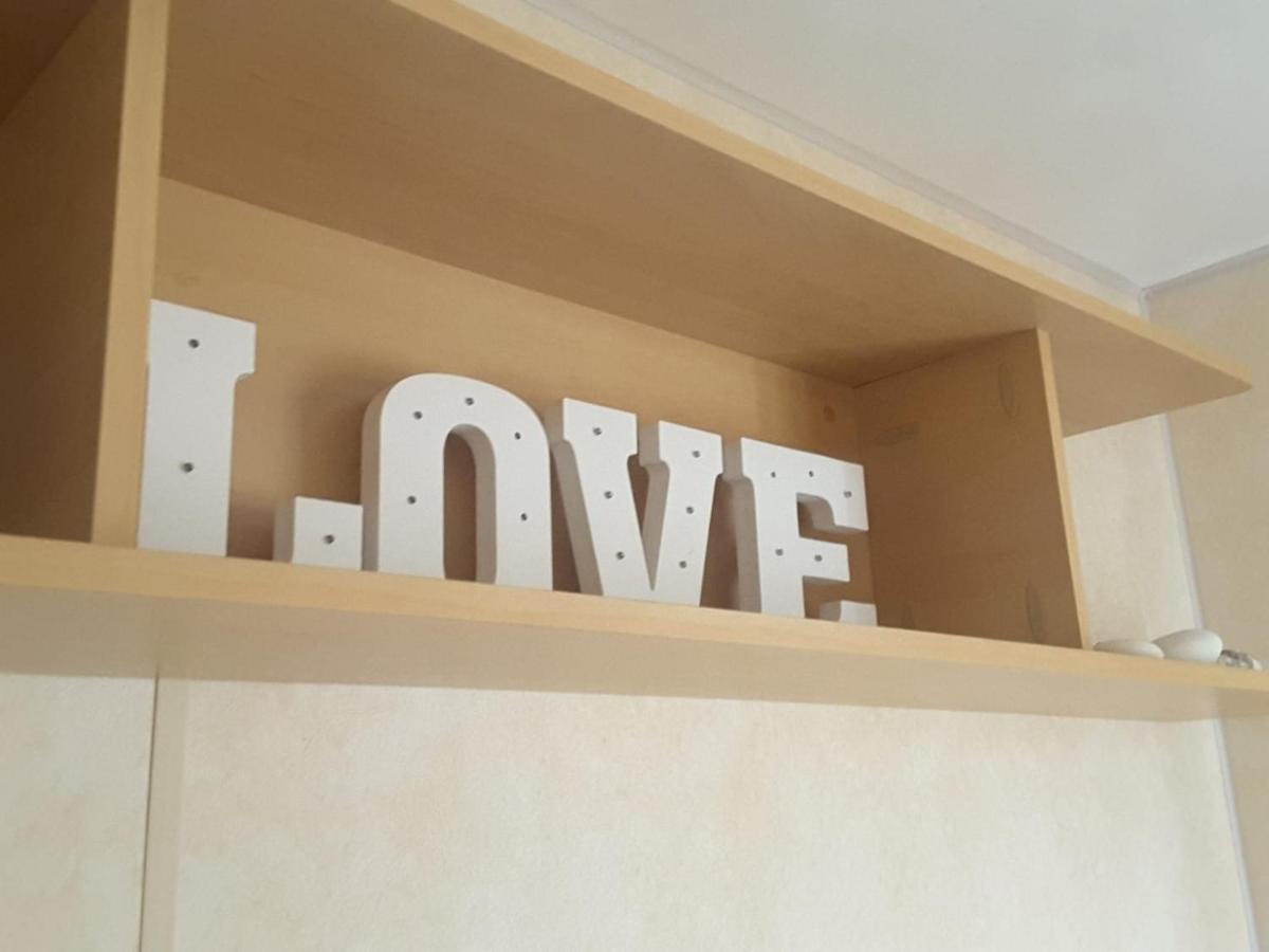 Yoshi'S Happy Holiday Stay-Cation Kingston upon Hull Exteriör bild