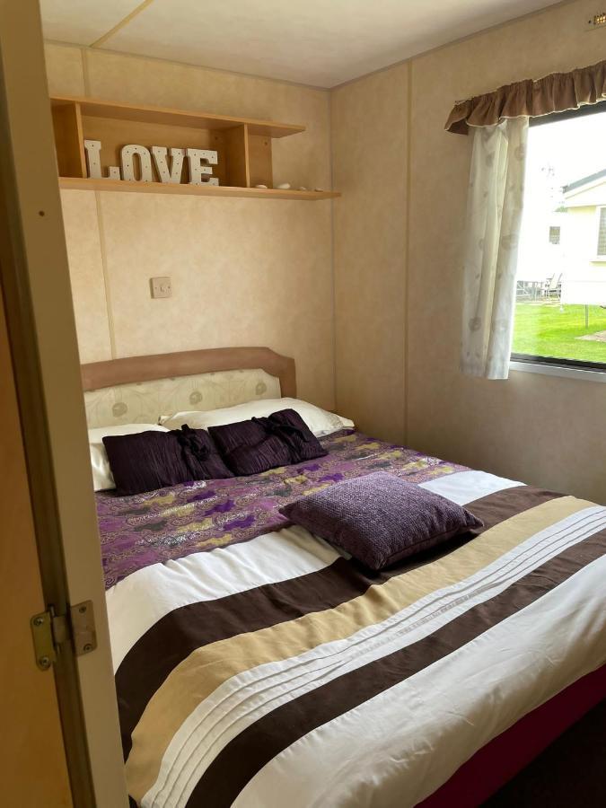 Yoshi'S Happy Holiday Stay-Cation Kingston upon Hull Exteriör bild