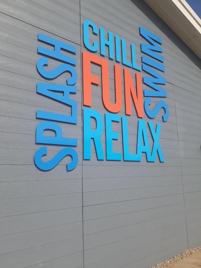 Yoshi'S Happy Holiday Stay-Cation Kingston upon Hull Exteriör bild