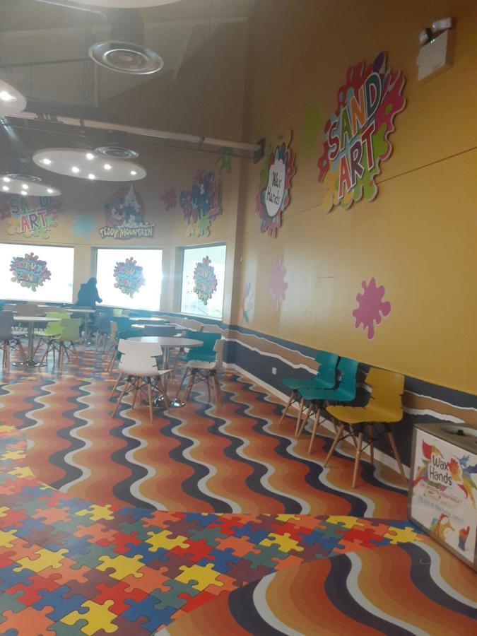 Yoshi'S Happy Holiday Stay-Cation Kingston upon Hull Exteriör bild