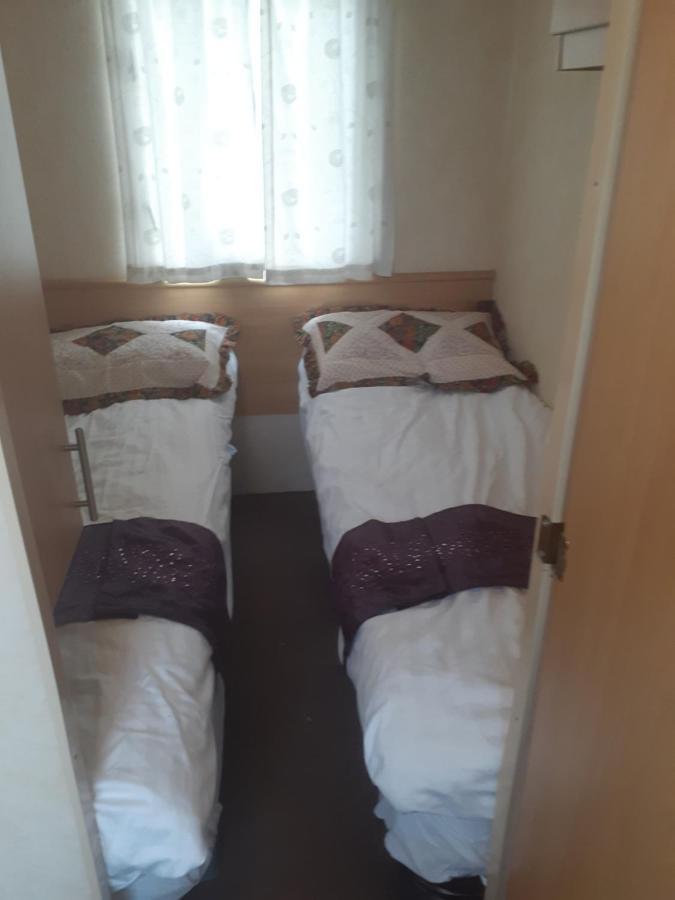 Yoshi'S Happy Holiday Stay-Cation Kingston upon Hull Exteriör bild